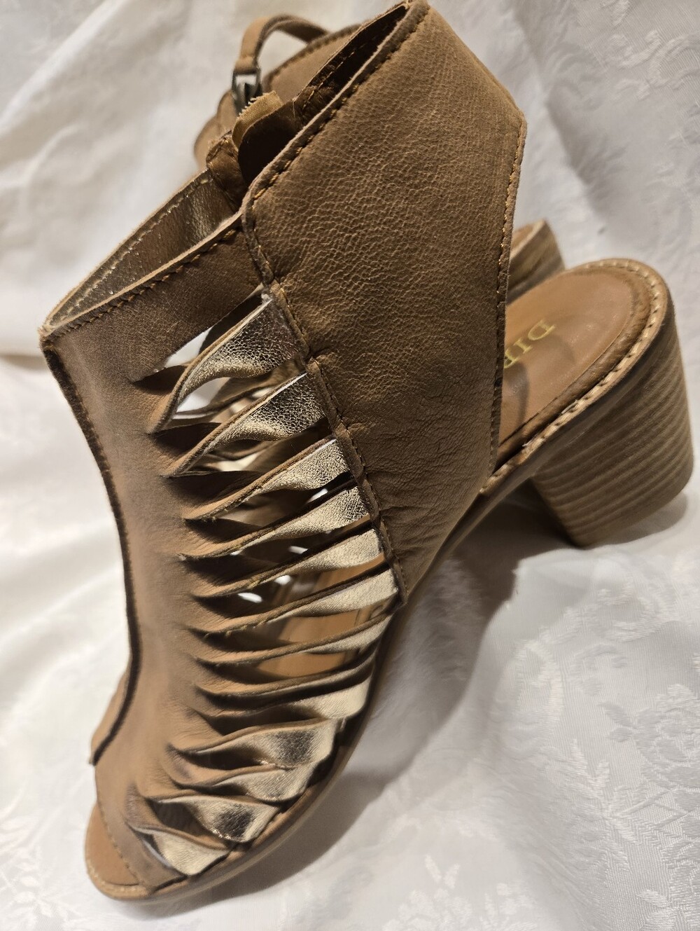 DIBA TRUE Womens Leather Gold n Tan Strappy Block Heel Gladiator Sandals